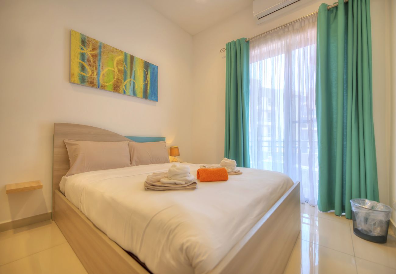 Apartment in Gzira - Tastefully furnished 3beds/3baths, 2balconies WVID1