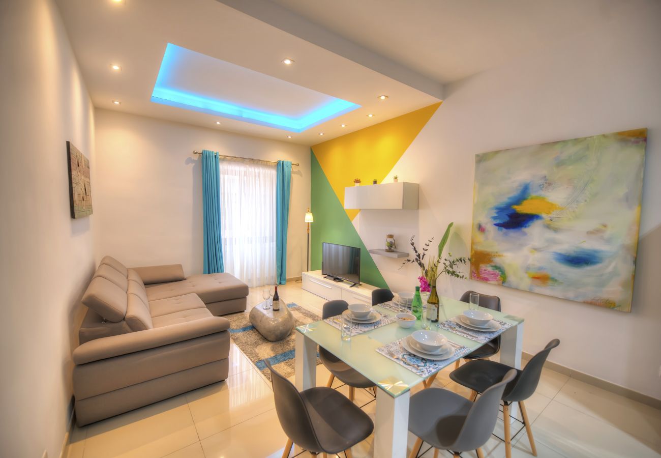 Apartment in Gzira - Tastefully furnished 3beds/3baths, 2balconies WVID1