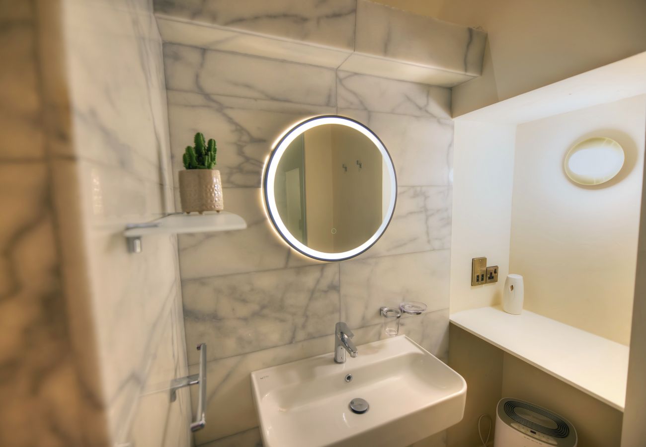 Apartment in Valletta - Stylish & traditional 1 bedroom apartment DDEM1-1