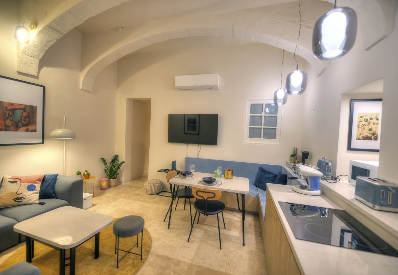 Apartment in Valletta - Stylish & traditional 1 bedroom apartment DDEM1-1