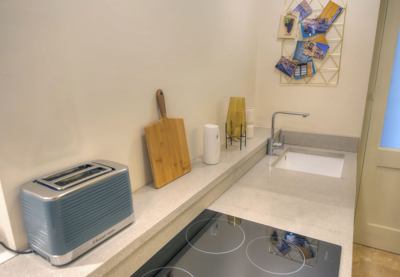 Apartment in Valletta - Stylish & traditional 1 bedroom apartment DDEM1-1