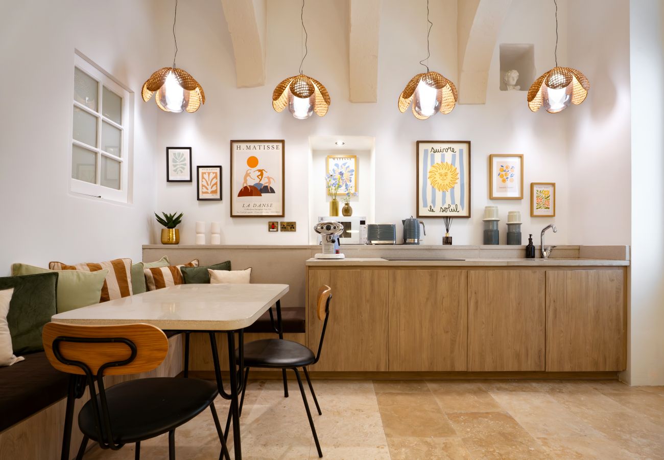 Apartment in Valletta - Stylish & traditional 1 bedroom apartment DDEM1-1