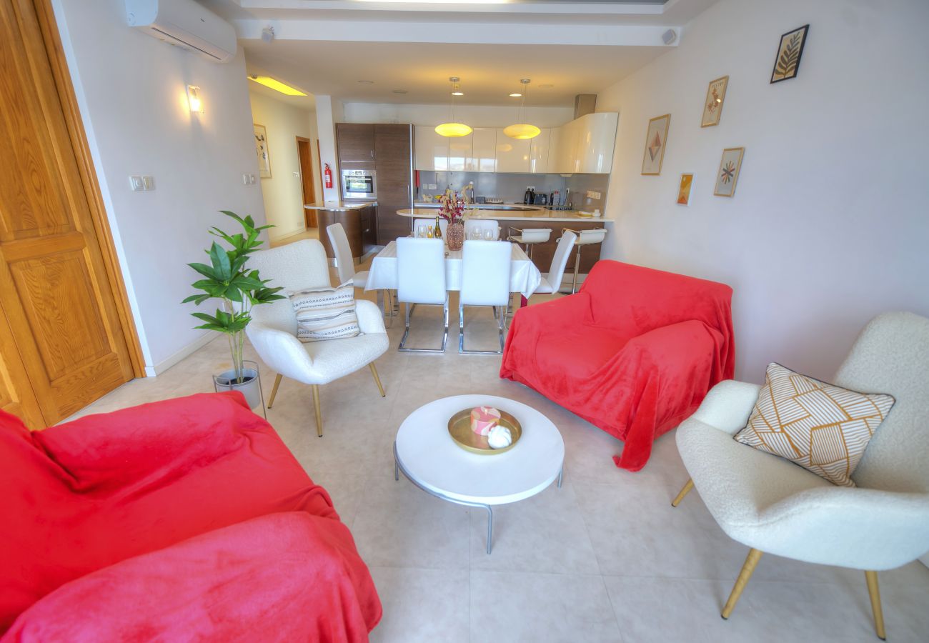 Apartment in Sliema - Spacious 3bedrooms with spectacular views GOSLM-6