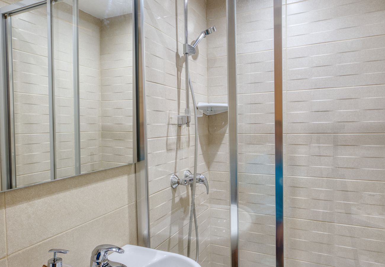 Apartment in St Julian's - Traditional 2 bedroom house with yard SSCH1