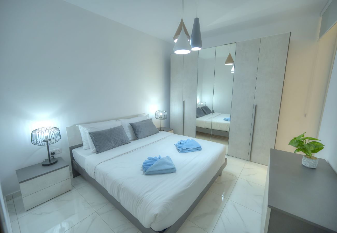 Apartment in Sliema - Spacious and cozy 1 bedroom near seafront PCAL1-1
