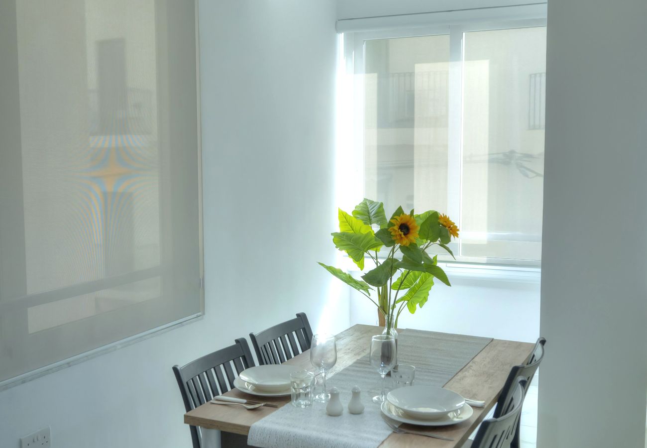 Apartment in Sliema - Spacious and cozy 1 bedroom near seafront PCAL1-1