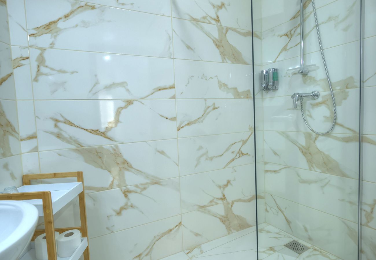 Apartment in Sliema - Modern & comfy 1 bedroom near seafront PCAL1-2