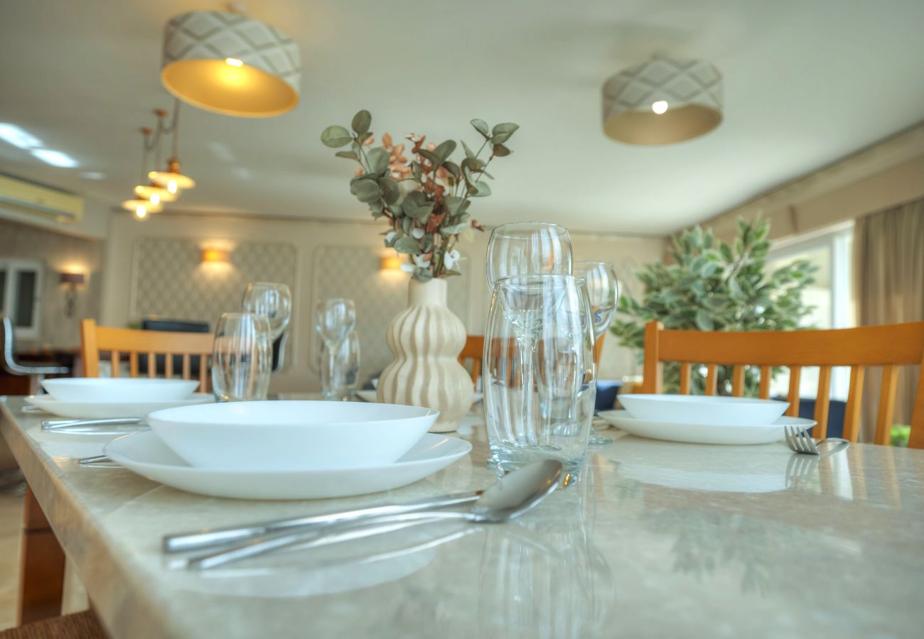 Apartment in Ta'Xbiex - Spacious Seafront 3bedrooms, seaview balcony GOTAX1-1