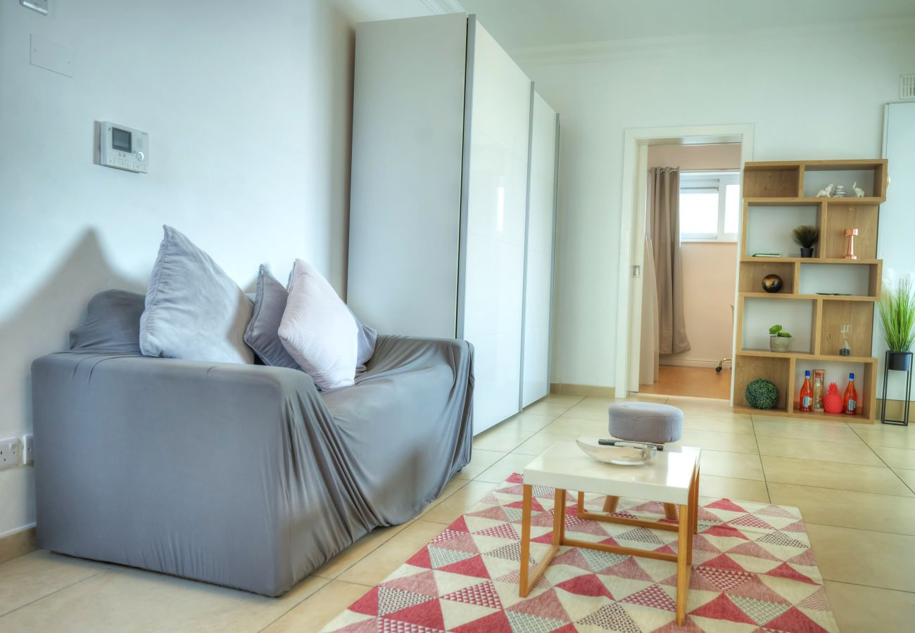 Apartment in Sliema - Seaview terrace, 2bedrooms, communal pool COGO1-1