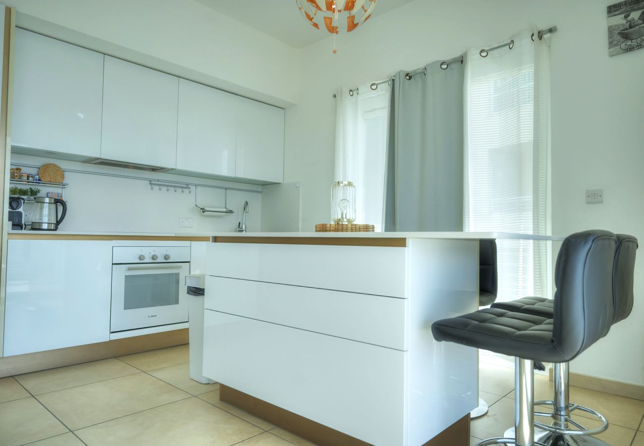 Apartment in Sliema - Seaview terrace, 2bedrooms, communal pool COGO1-1