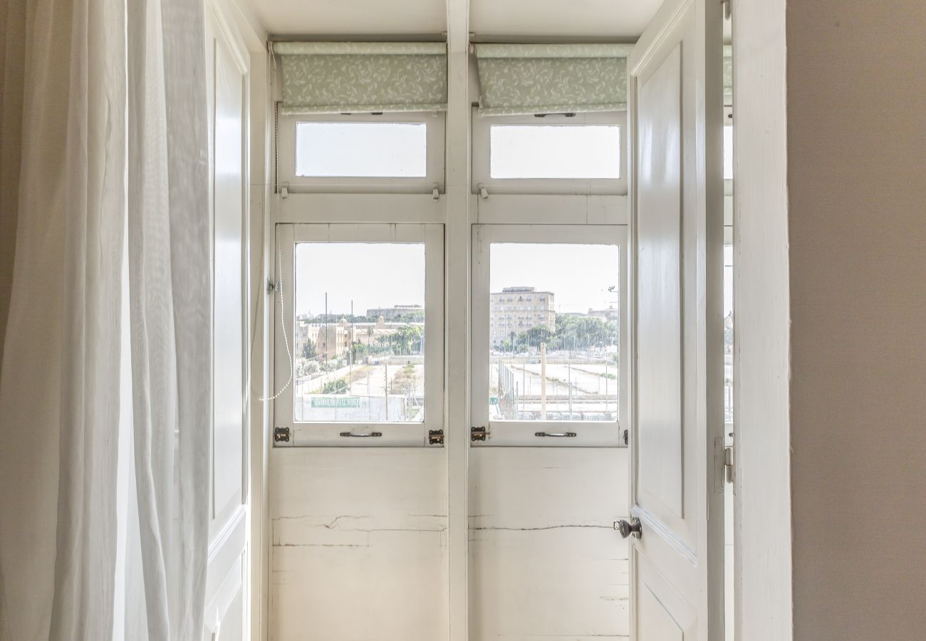 Terraced House in Floriana - Enormous luxury 3-storey townhouse, rooftop EGAS1-1