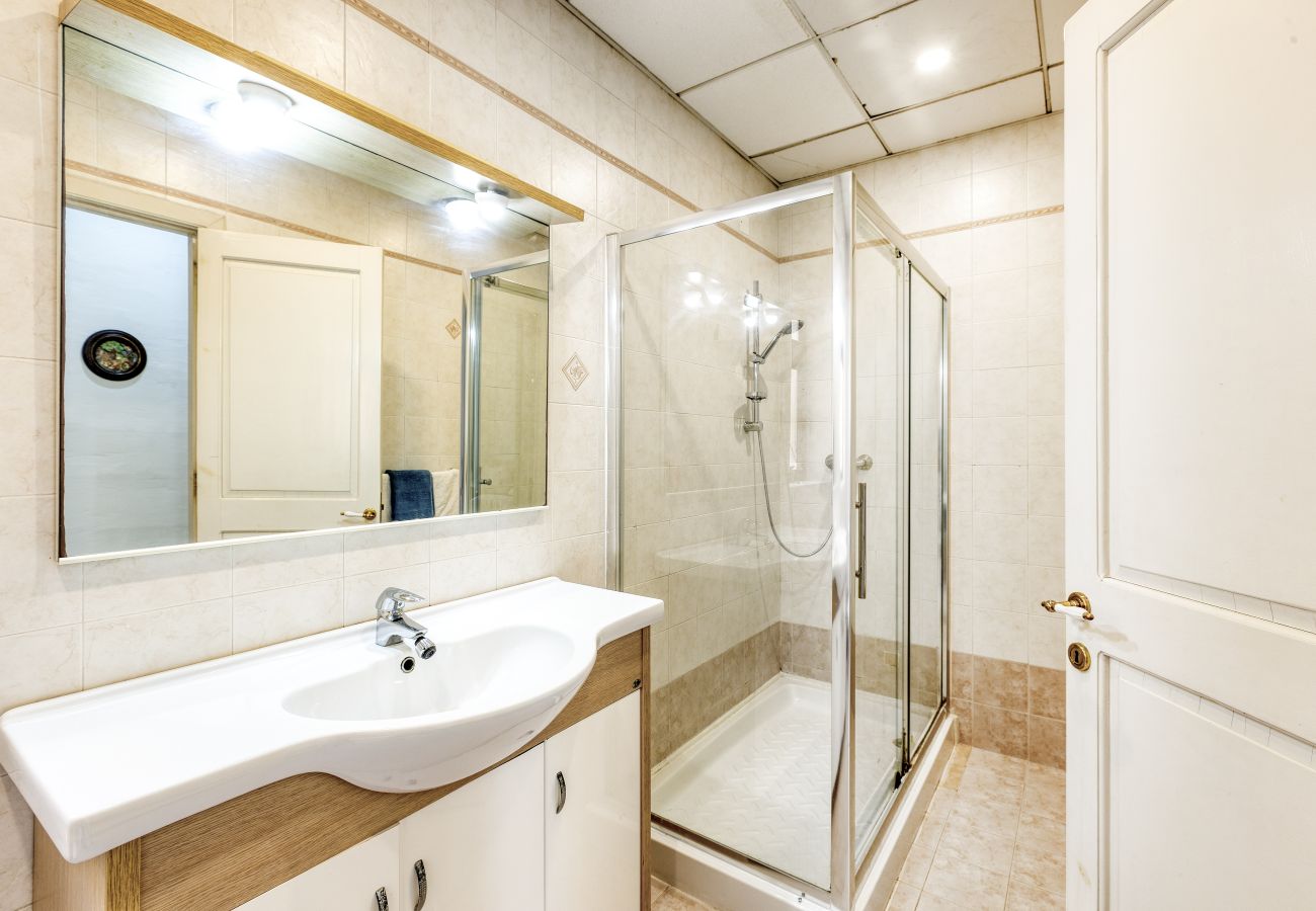Terraced House in Floriana - Enormous luxury 3-storey townhouse, rooftop EGAS1-1