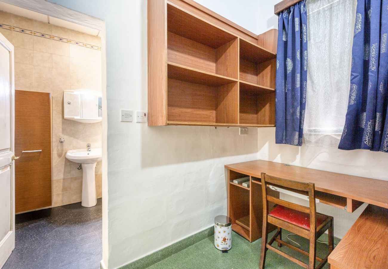 Terraced House in Floriana - Enormous luxury 3-storey townhouse, rooftop EGAS1-1