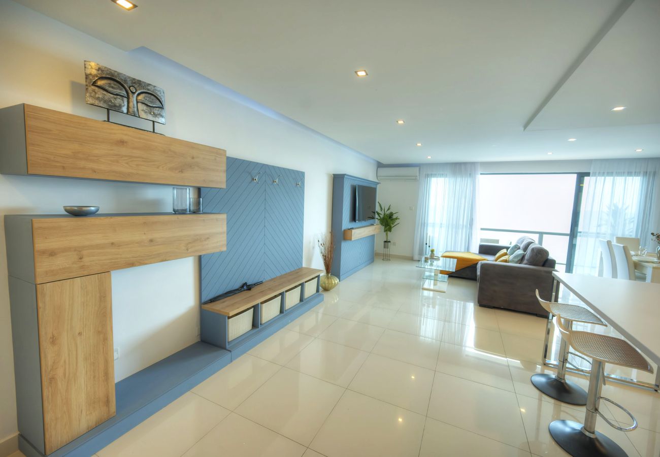 Apartment in Sliema - Modern, large 3bedroom, spectacular views GOSLM-9
