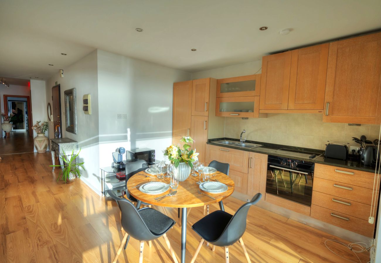 Apartment in Sliema - Cozy 2bedroom seafront apartment, balcony GOSLM-10