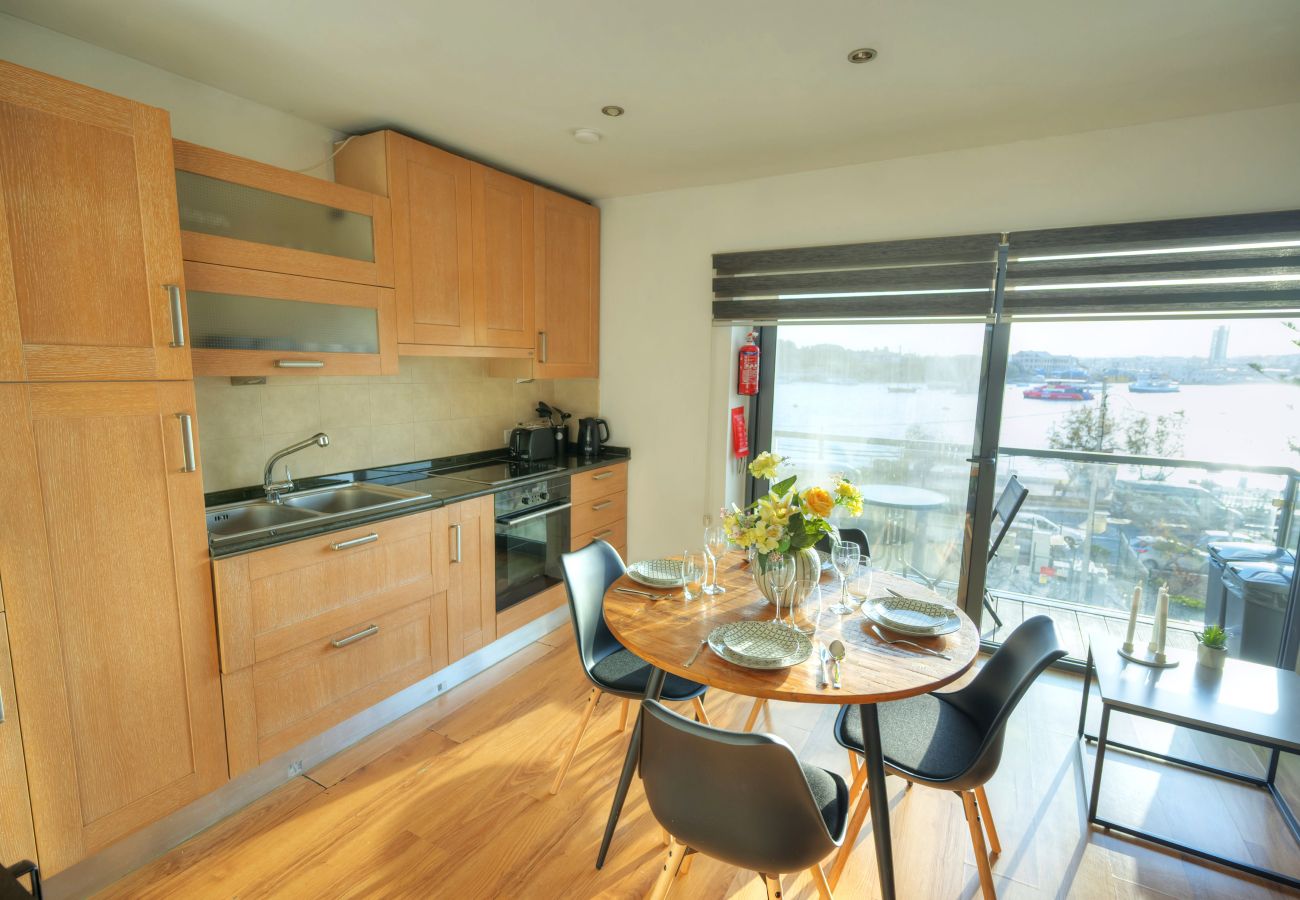 Apartment in Sliema - Cozy 2bedroom seafront apartment, balcony GOSLM-10