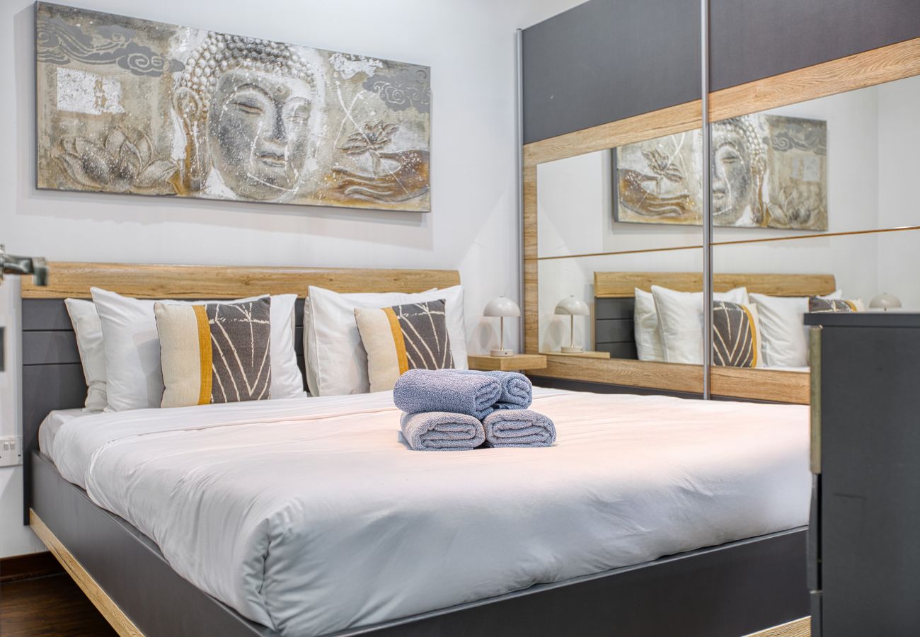 Apartment in Sliema - Roof terrace, Seaview 3 bedroom penthouse GOSLM-11