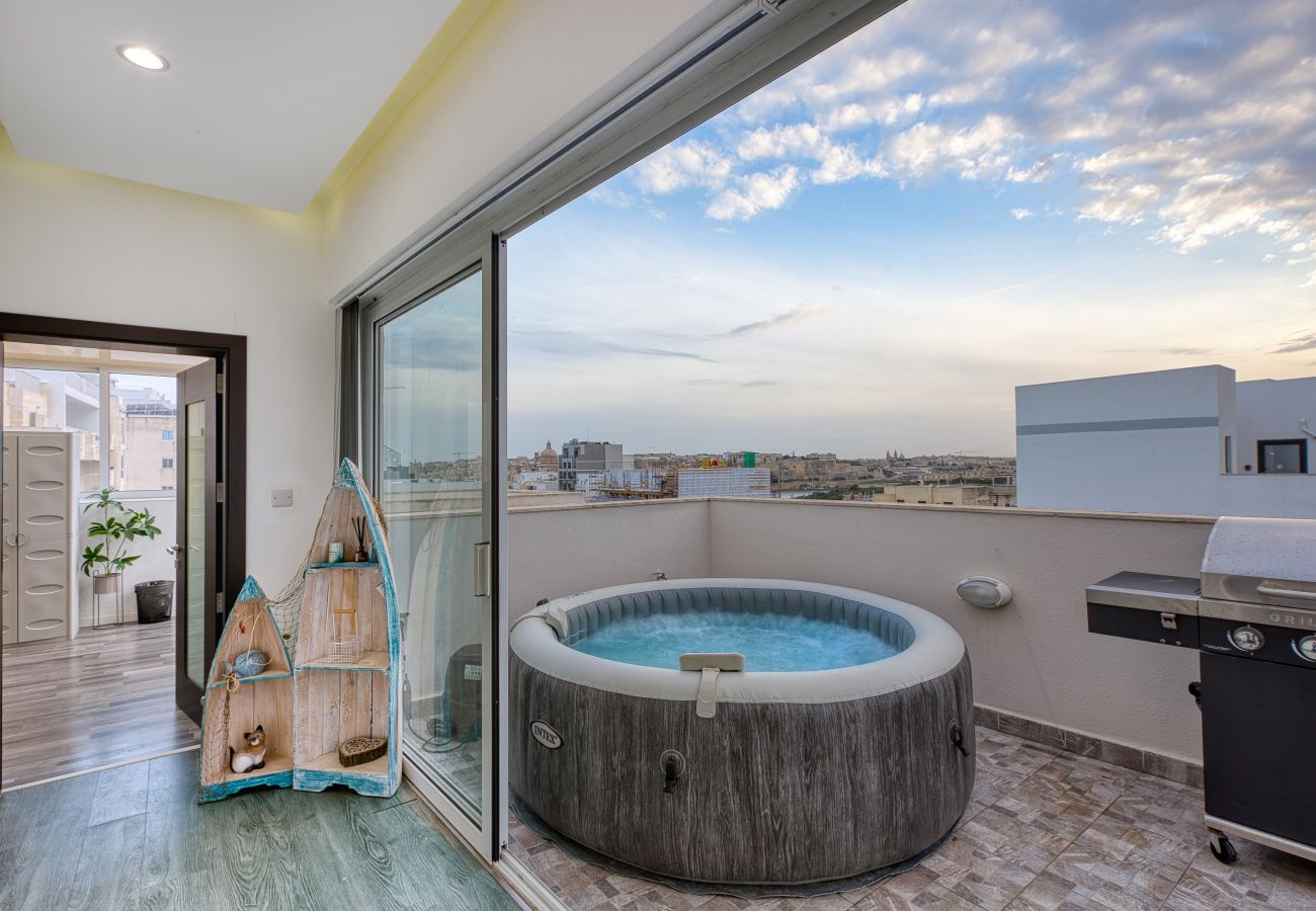 Apartment in Sliema - Roof terrace, Seaview 3 bedroom penthouse GOSLM-11