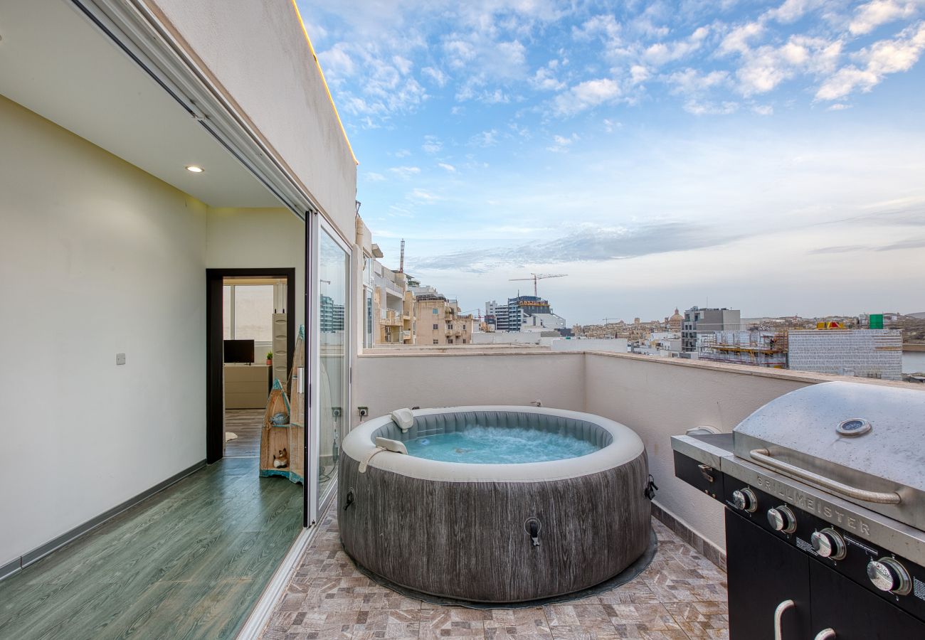 Apartment in Sliema - Roof terrace, Seaview 3 bedroom penthouse GOSLM-11