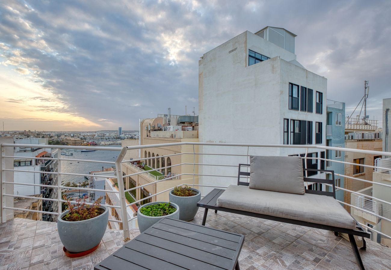Apartment in Sliema - Roof terrace, Seaview 3 bedroom penthouse GOSLM-11