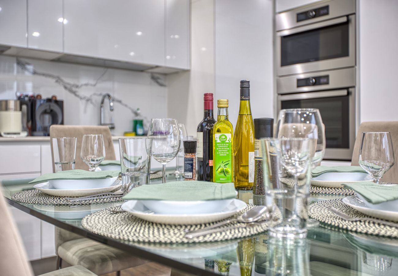 Apartment in Sliema - Roof terrace, Seaview 3 bedroom penthouse GOSLM-11