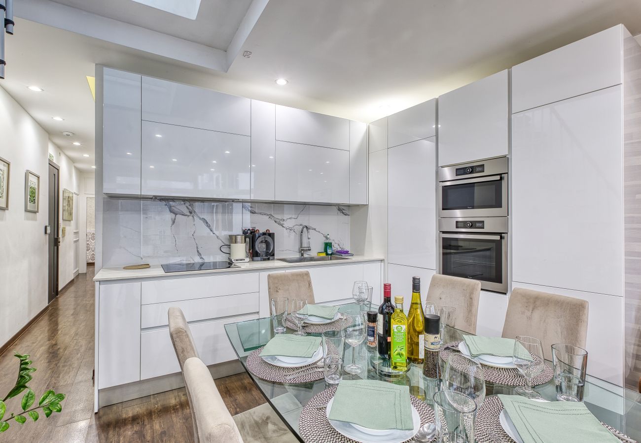 Apartment in Sliema - Roof terrace, Seaview 3 bedroom penthouse GOSLM-11