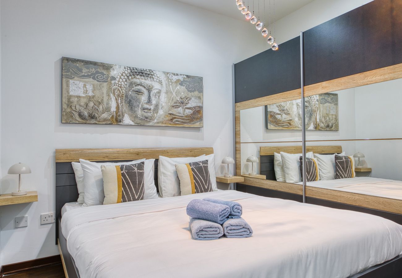 Apartment in Sliema - Roof terrace, Seaview 3 bedroom penthouse GOSLM-11