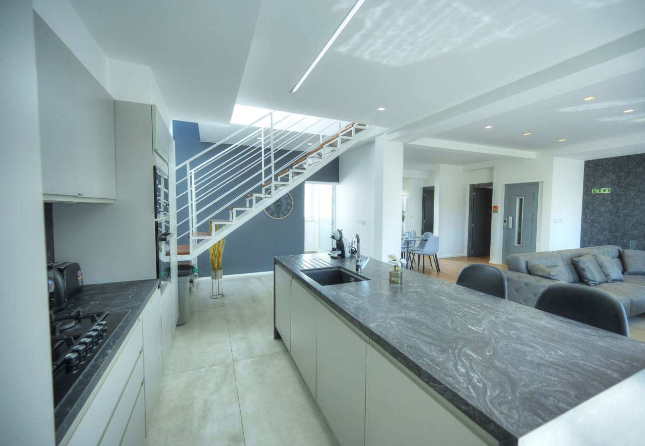 Apartment in Swieqi - Elegant 2 bedrooms, large sun terrace, pool GCAT1-1
