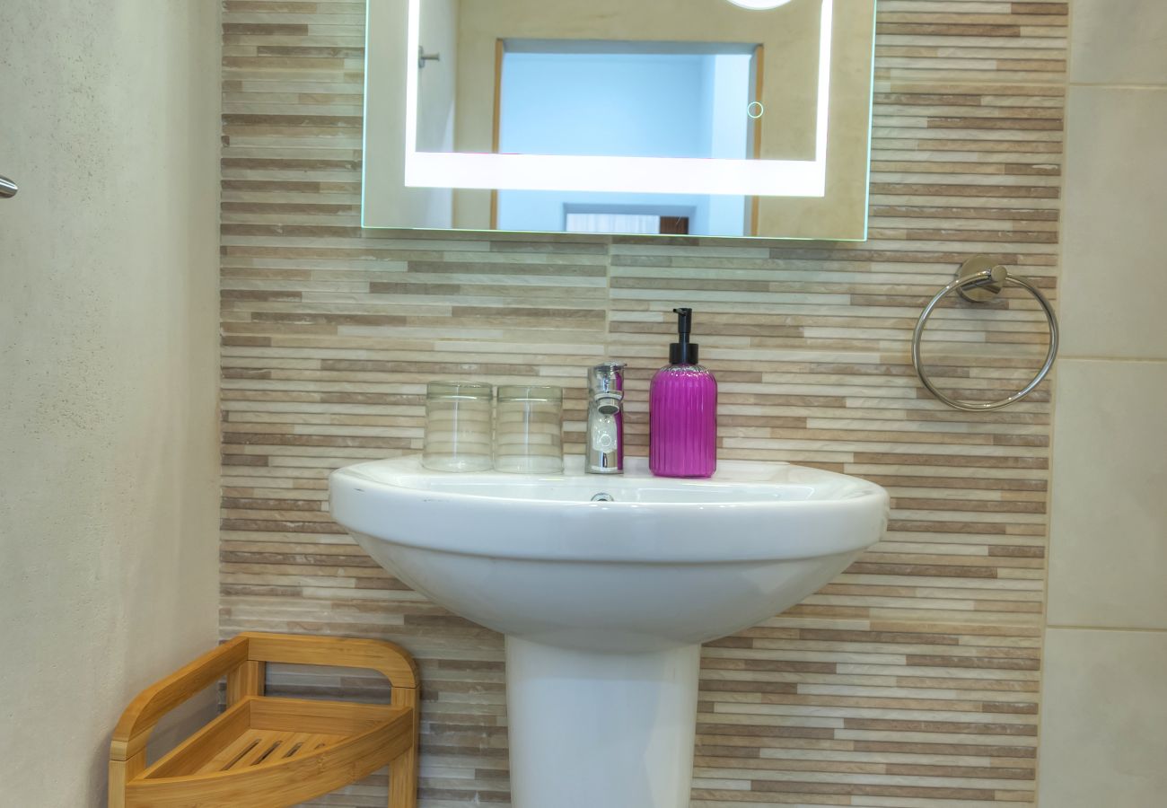 Apartment in Valletta - Tasteful 2bedrooms with Maltese balcony MCOP1-2