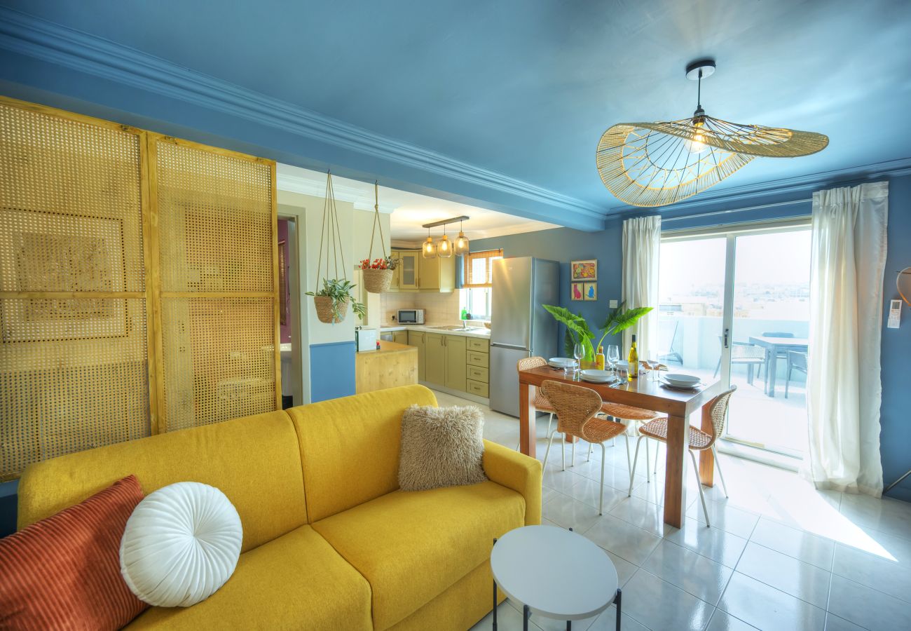 Apartment in Sliema - Beautiful penthouse, sun terrace, jacuzzi GOSLM8