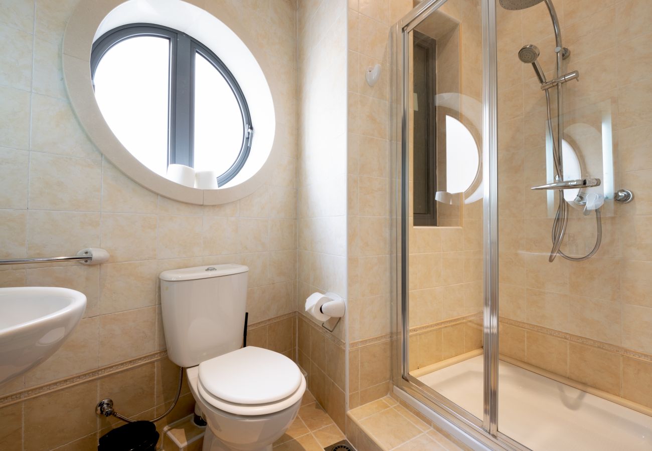 Apartment in Gzira - Seafront beautiful 3 bedroom with balcony KDOU1-1