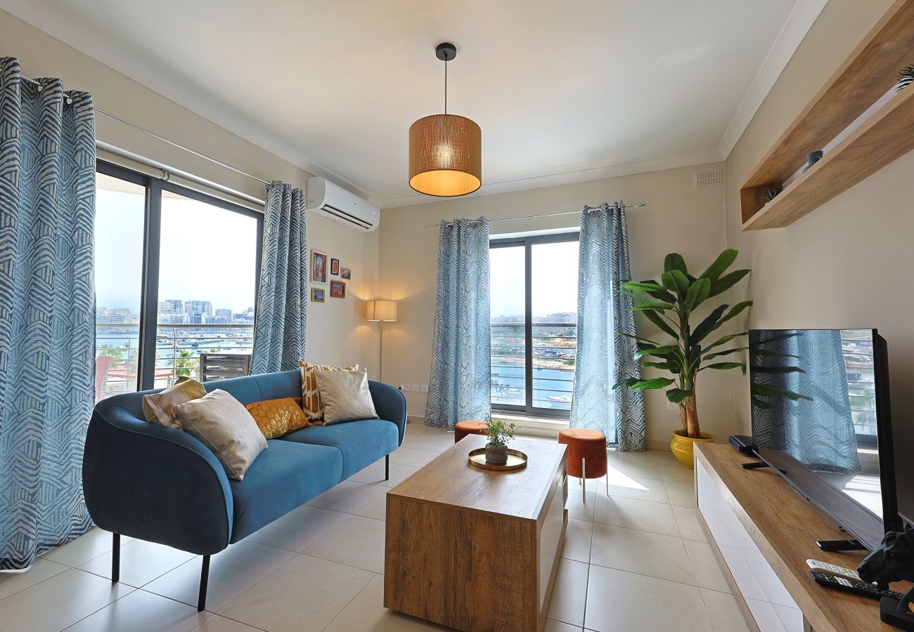 Apartment in Gzira - Seafront beautiful 3 bedroom with balcony KDOU1-1