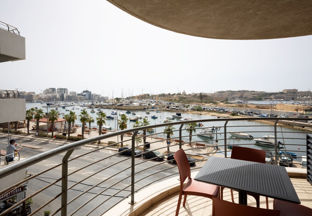 Apartment in Gzira - Seafront beautiful 3 bedroom with balcony KDOU1-1