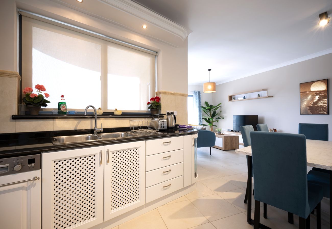 Apartment in Gzira - Seafront beautiful 3 bedroom with balcony KDOU1-1