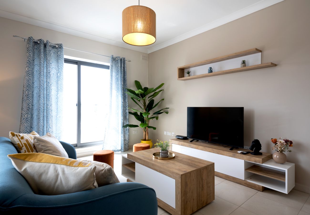Apartment in Gzira - Seafront beautiful 3 bedroom with balcony KDOU1-1