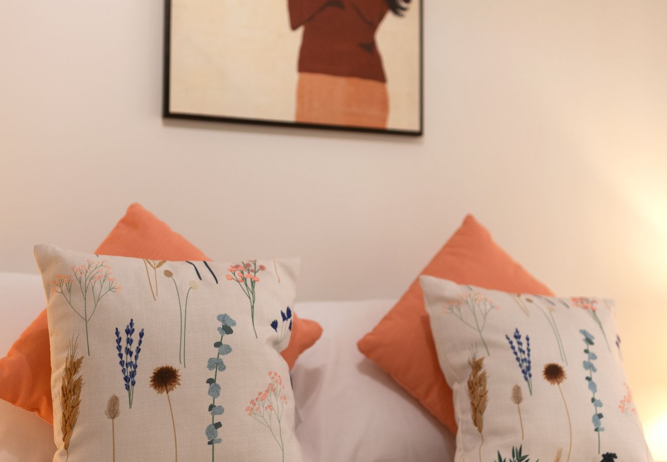 Apartment in Gzira - Seafront beautiful 3 bedroom with balcony KDOU1-1