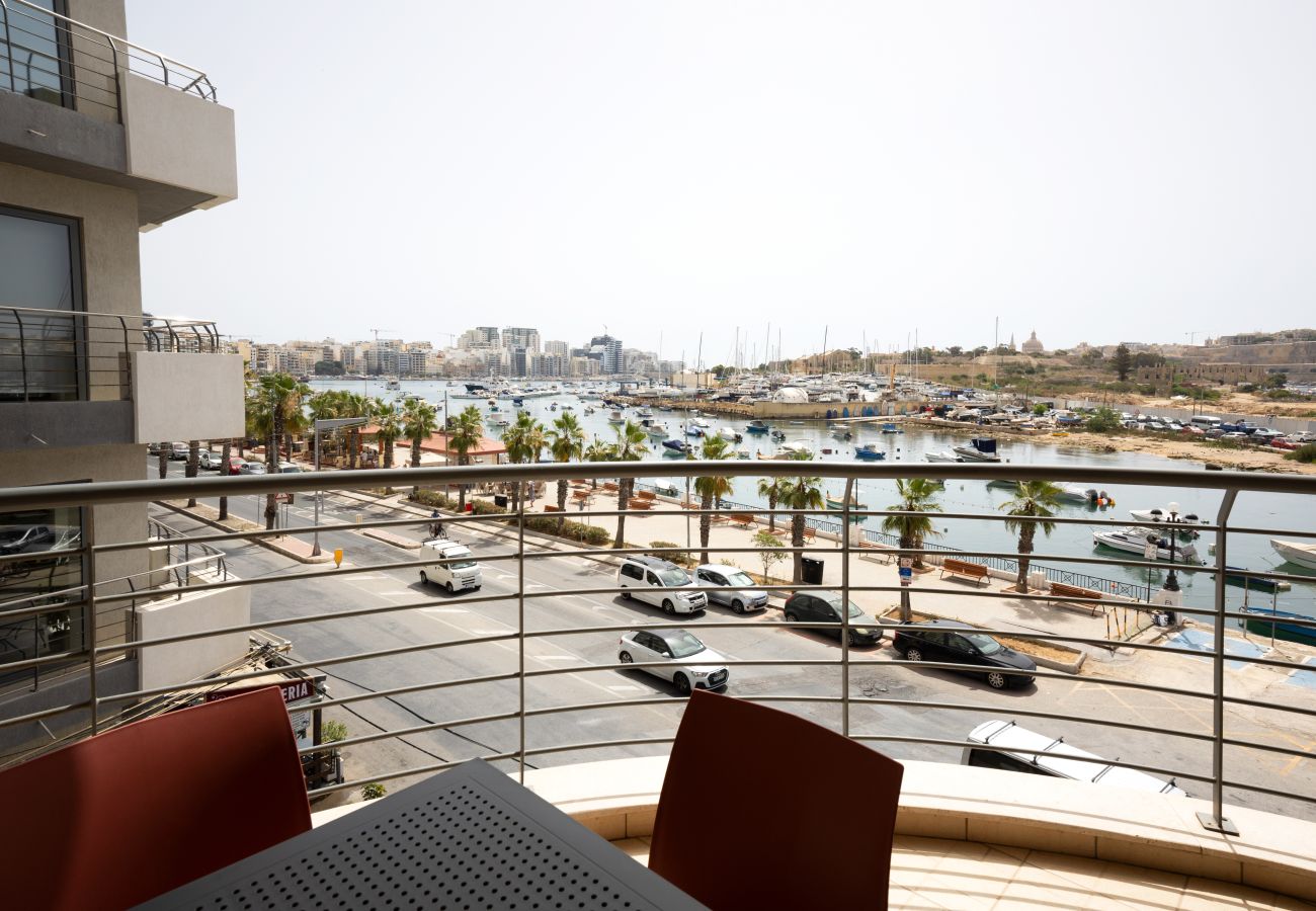 Apartment in Gzira - Seafront beautiful 3 bedroom with balcony KDOU1-1