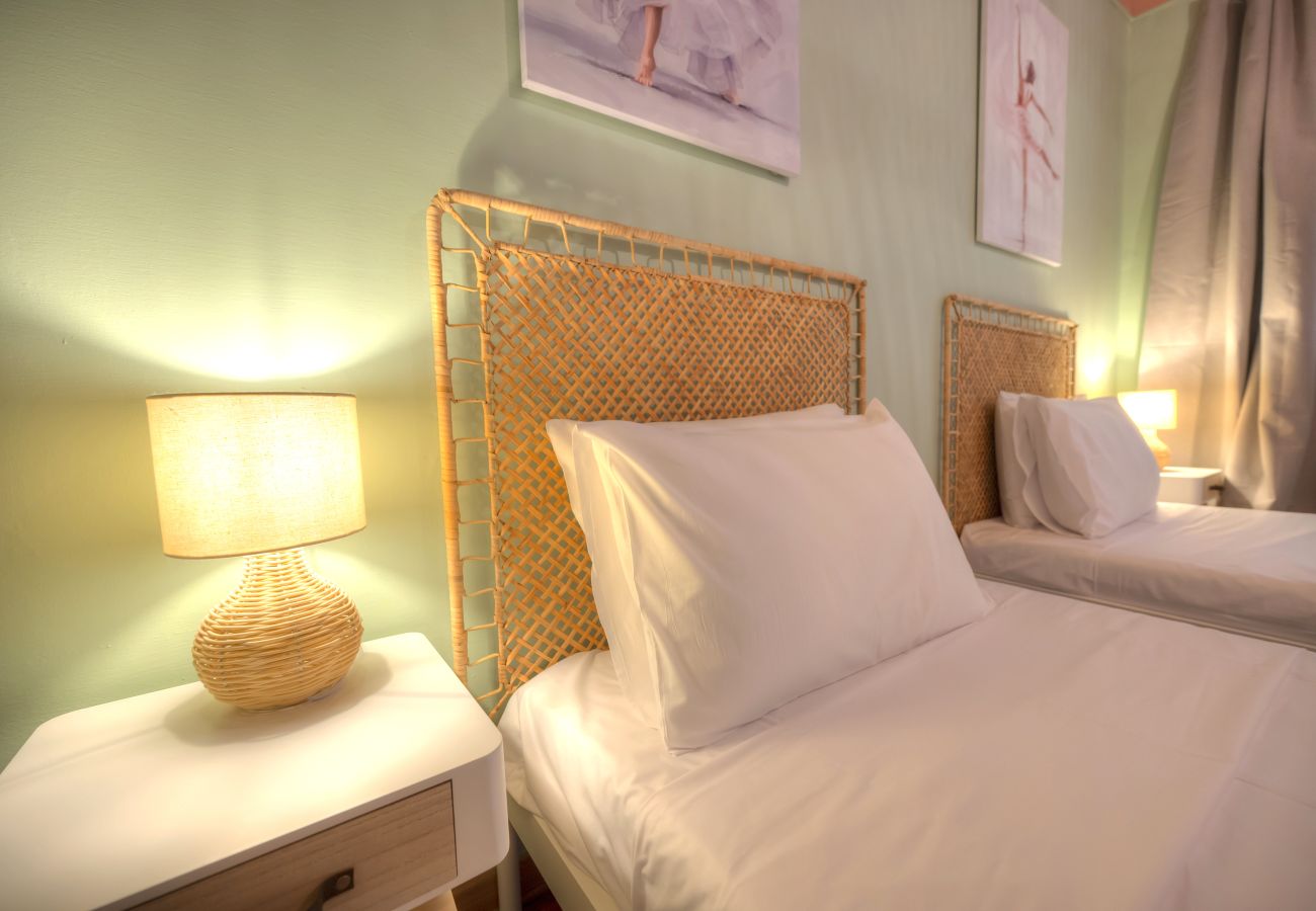 Apartment in Sliema - Stylish, large 3bedroom, seafront terrace GOSLM-13