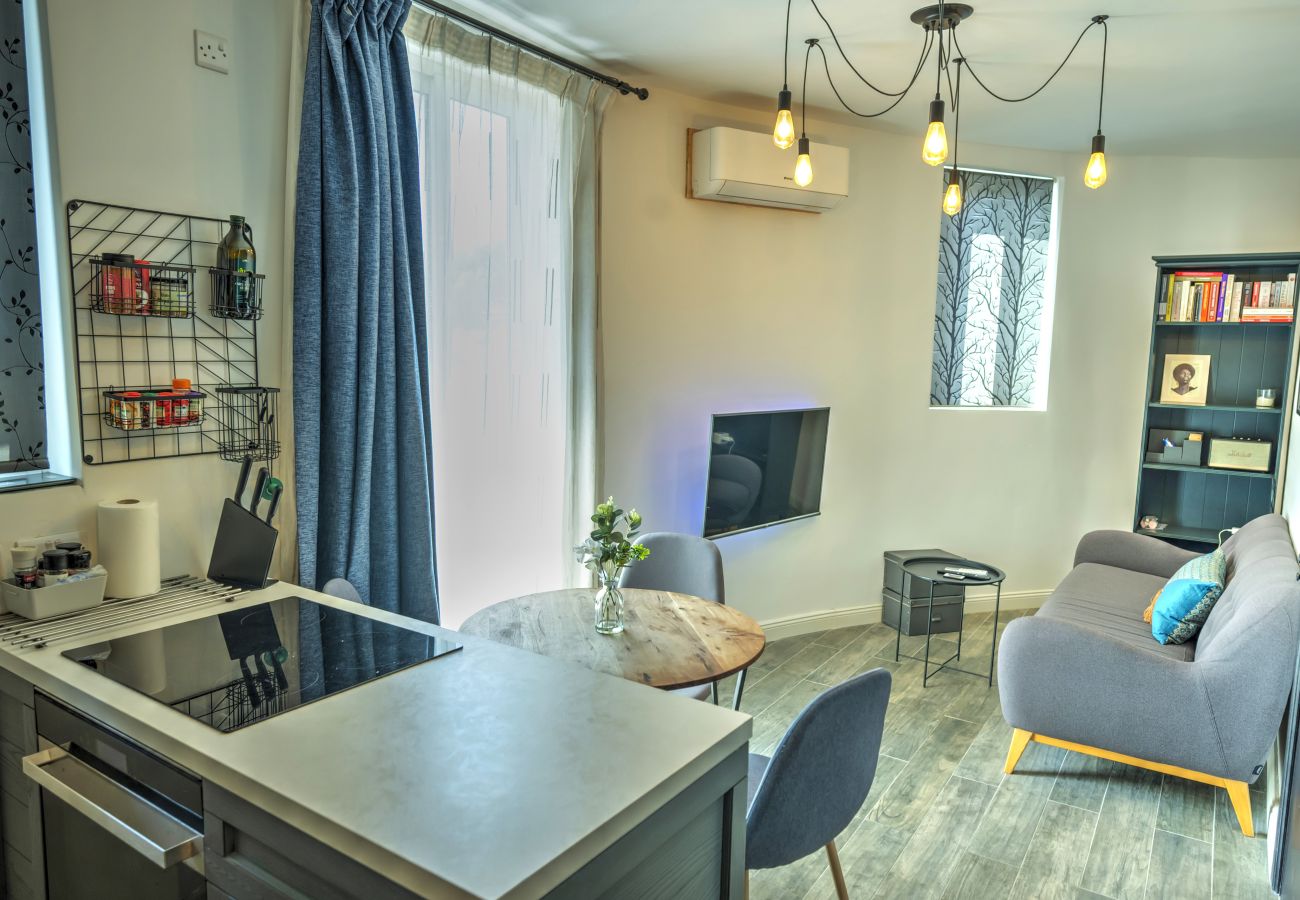 Apartment in Msida - Modern, cosy, fully equipped 2bedroom flat PMIC1-3 
