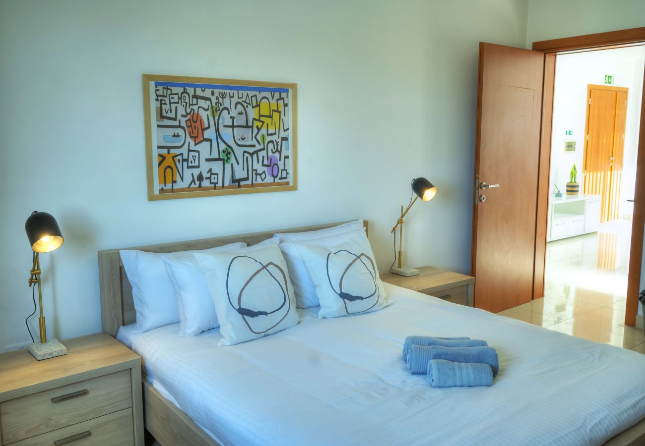 Apartment in Gzira - Bright & spacious 3 bedroom, shared garden JELL1-1