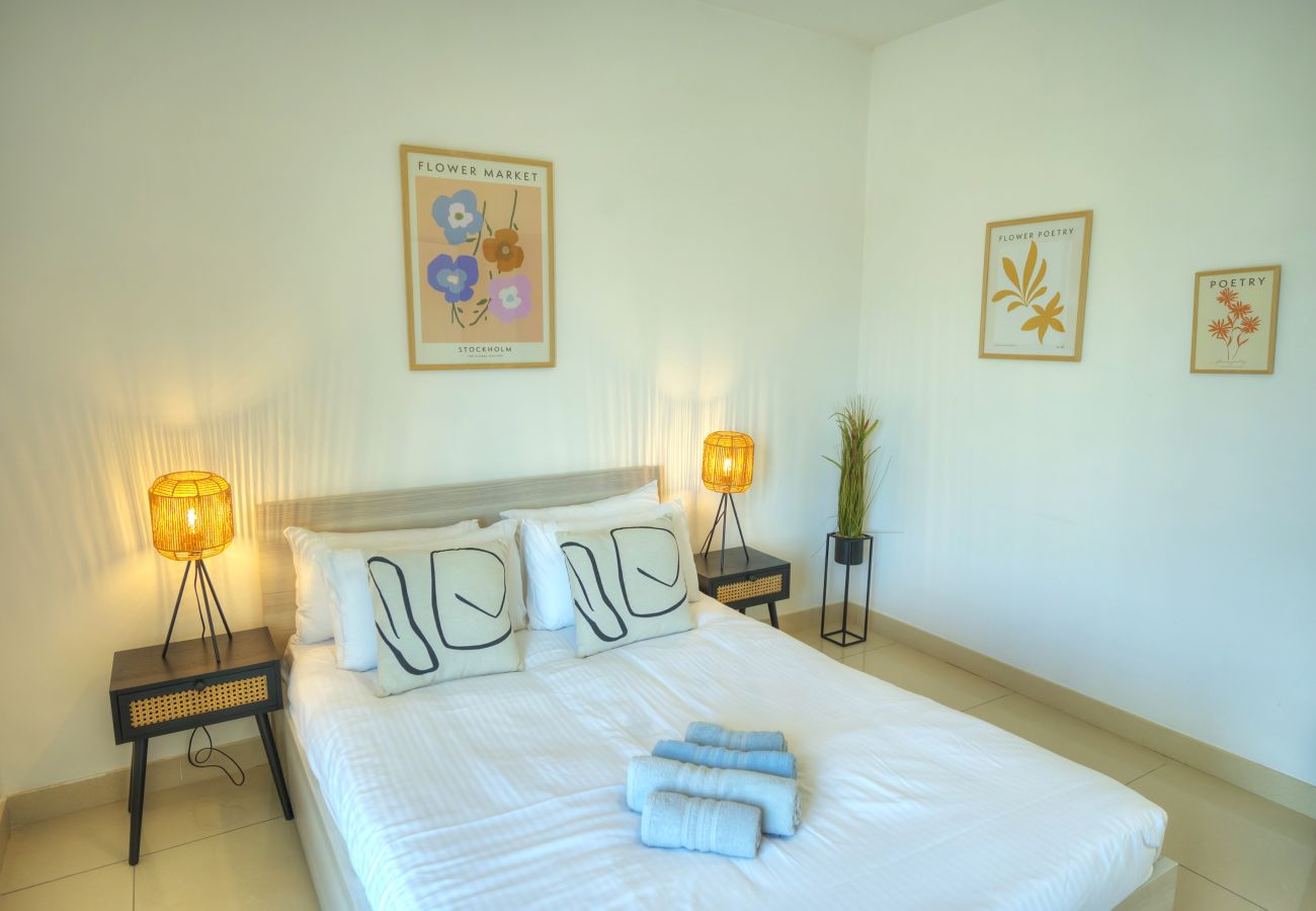 Apartment in Gzira - Bright & spacious 3 bedroom, shared garden JELL1-1