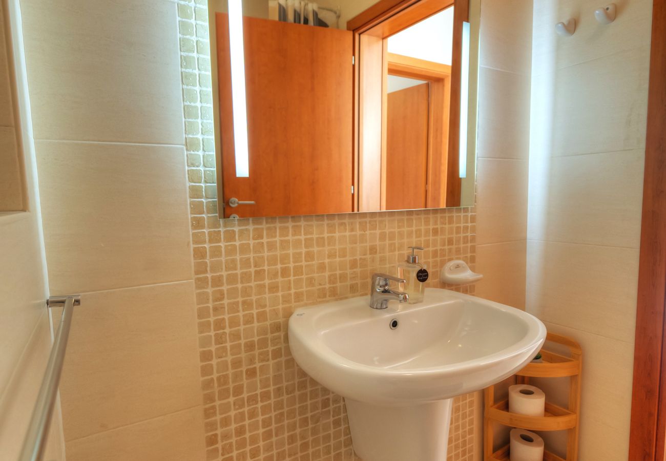 Apartment in Gzira - Bright & spacious 3 bedroom, shared garden JELL1-1