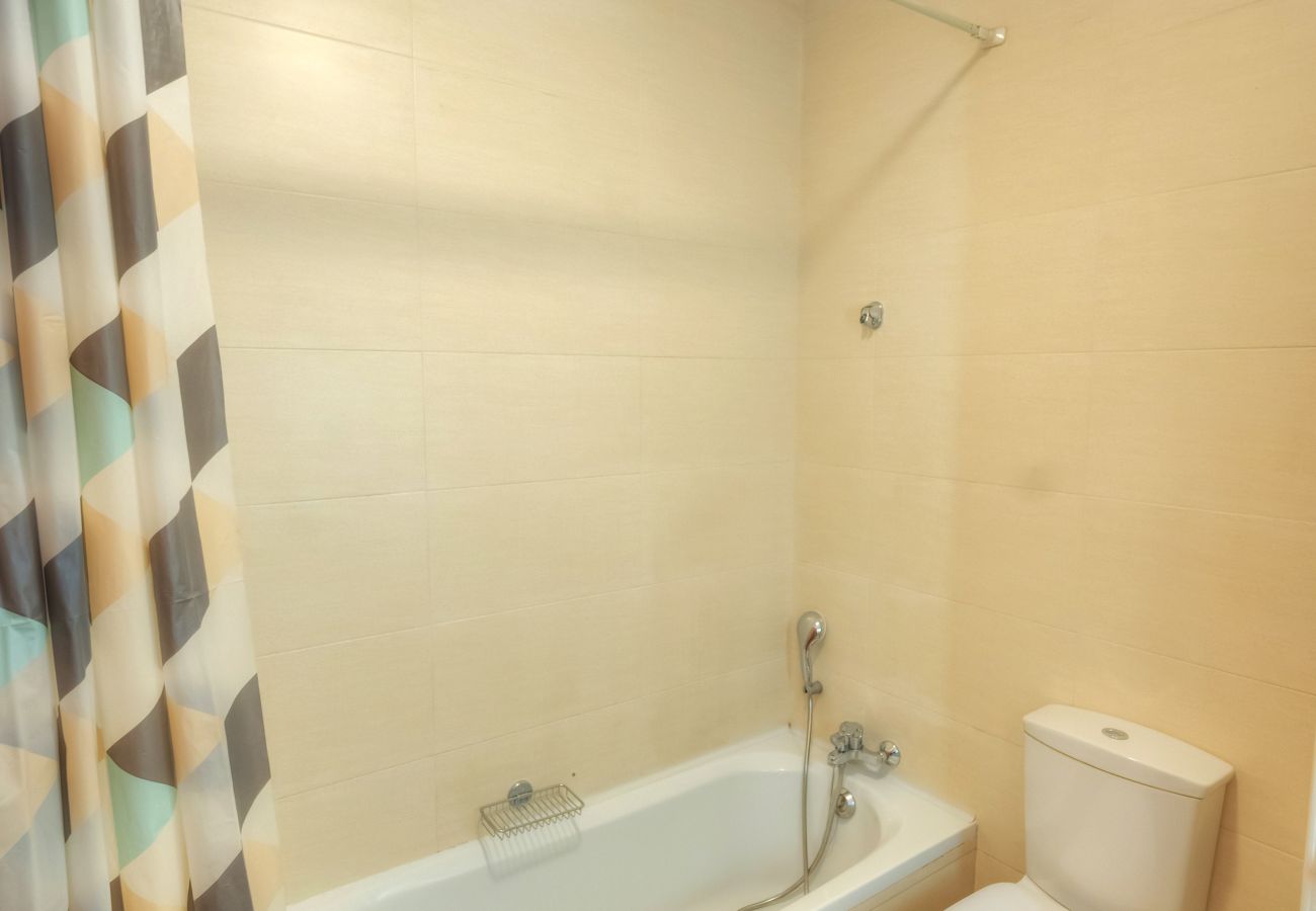 Apartment in Gzira - Bright & spacious 3 bedroom, shared garden JELL1-1