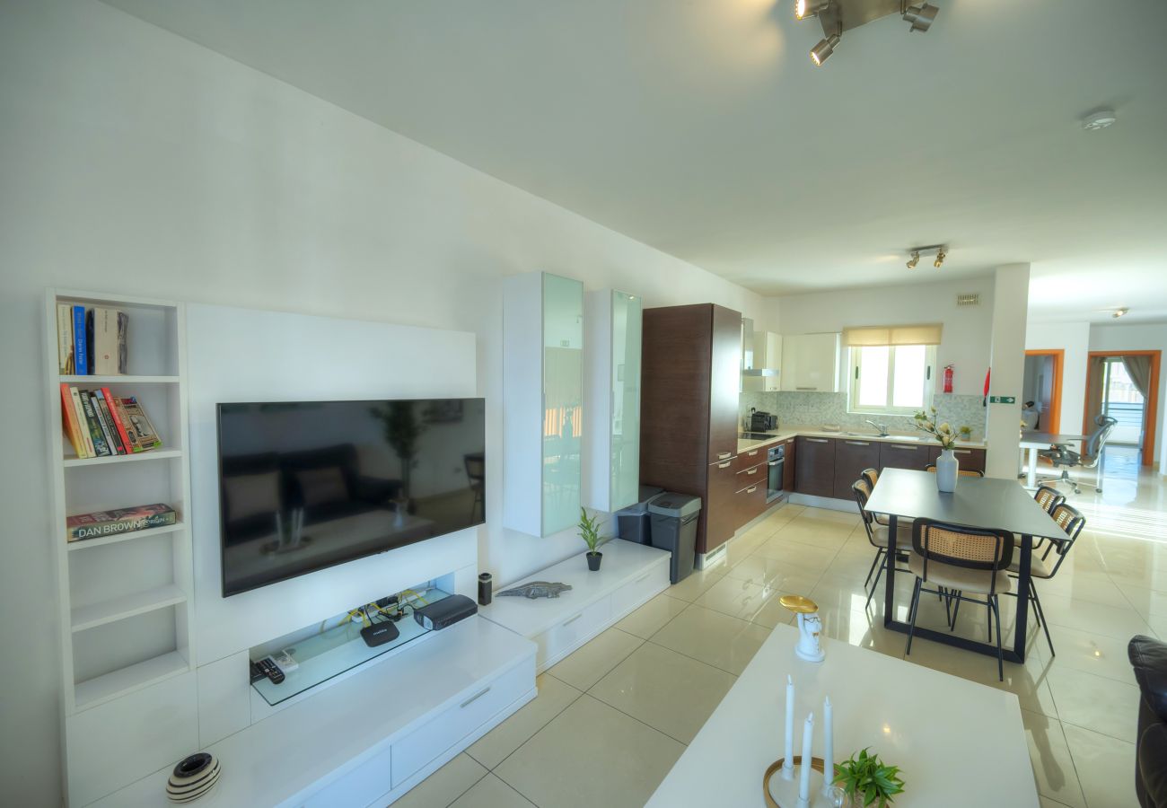 Apartment in Gzira - Bright & spacious 3 bedroom, shared garden JELL1-1
