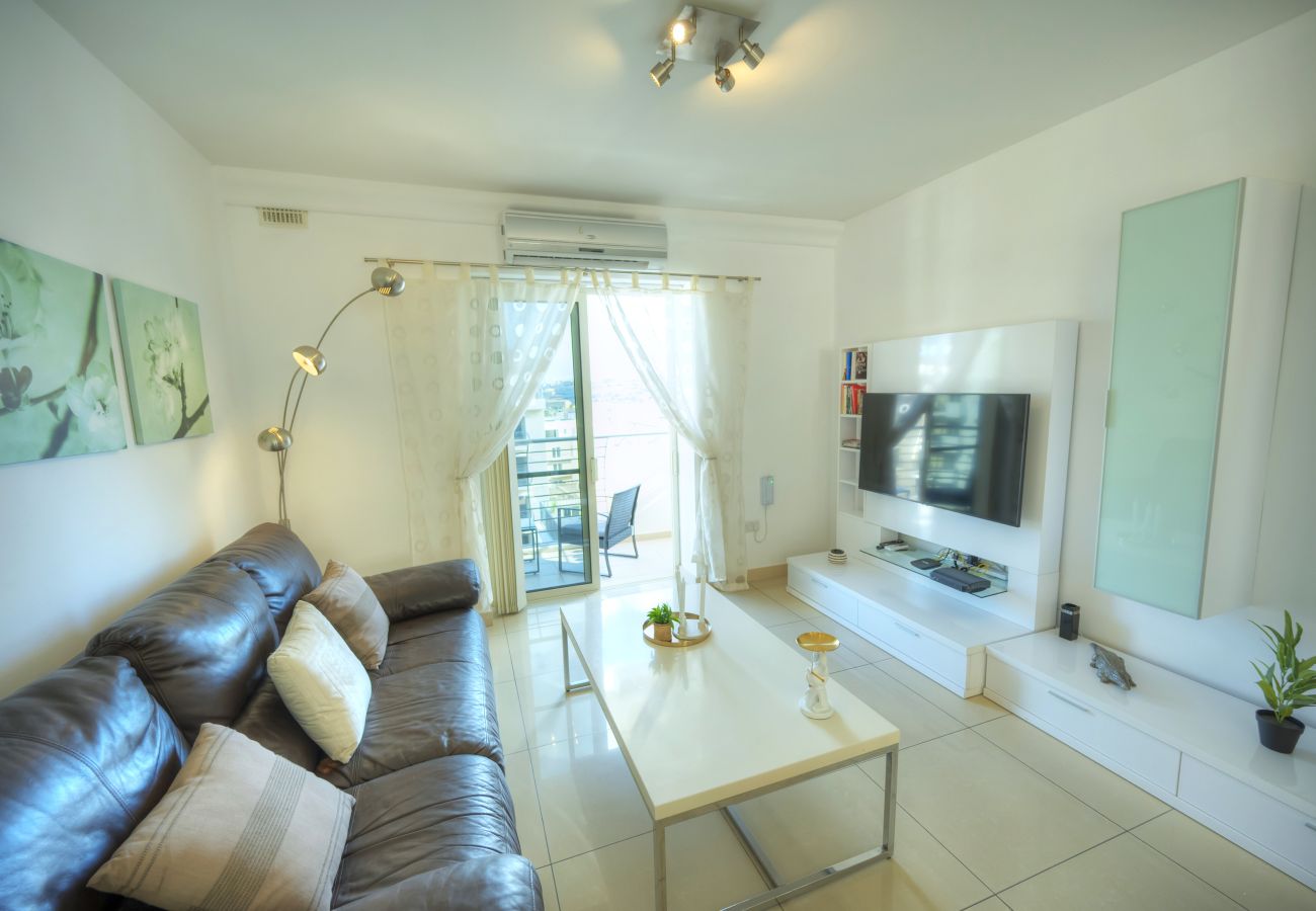 Apartment in Gzira - Bright & spacious 3 bedroom, shared garden JELL1-1