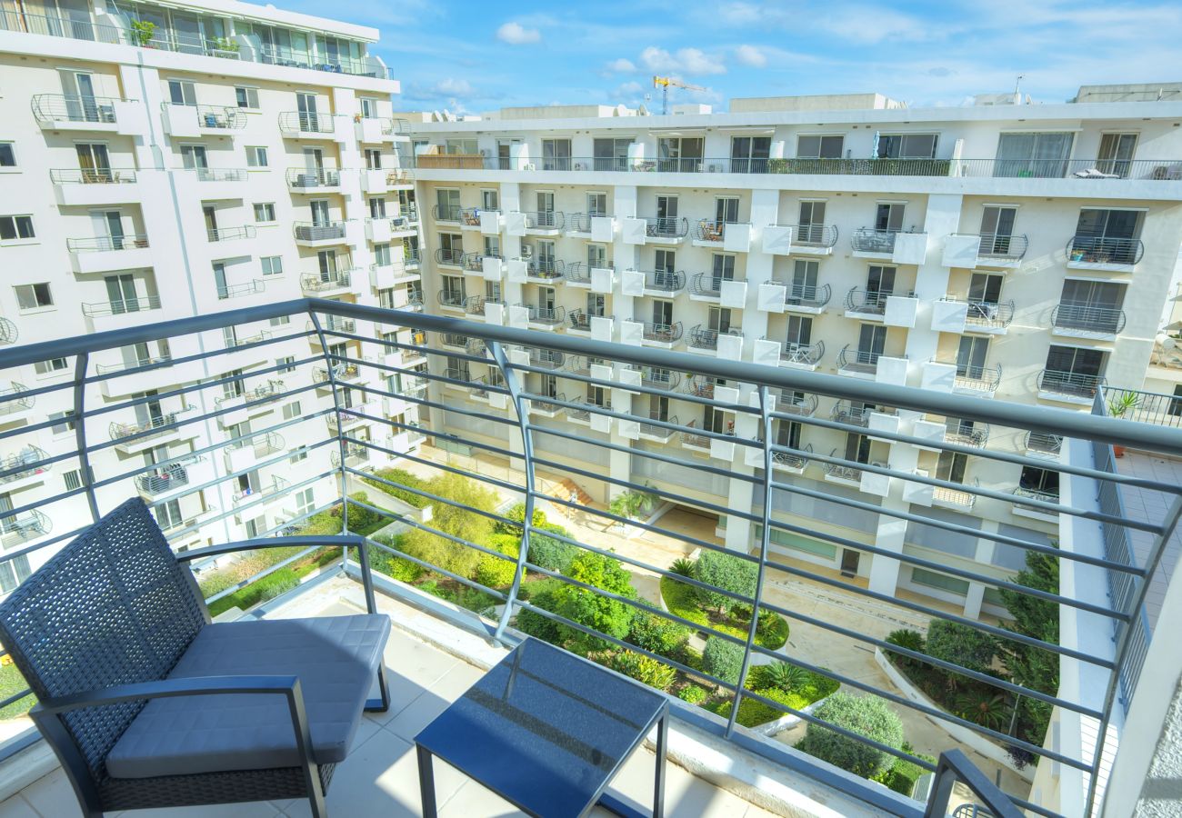 Apartment in Gzira - Bright & spacious 3 bedroom, shared garden JELL1-1
