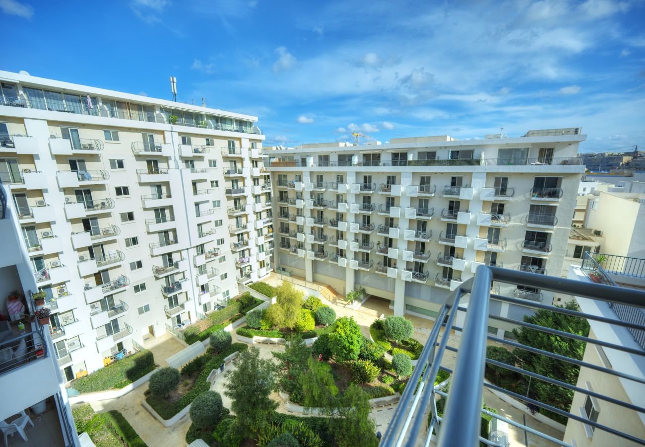 Apartment in Gzira - Bright & spacious 3 bedroom, shared garden JELL1-1