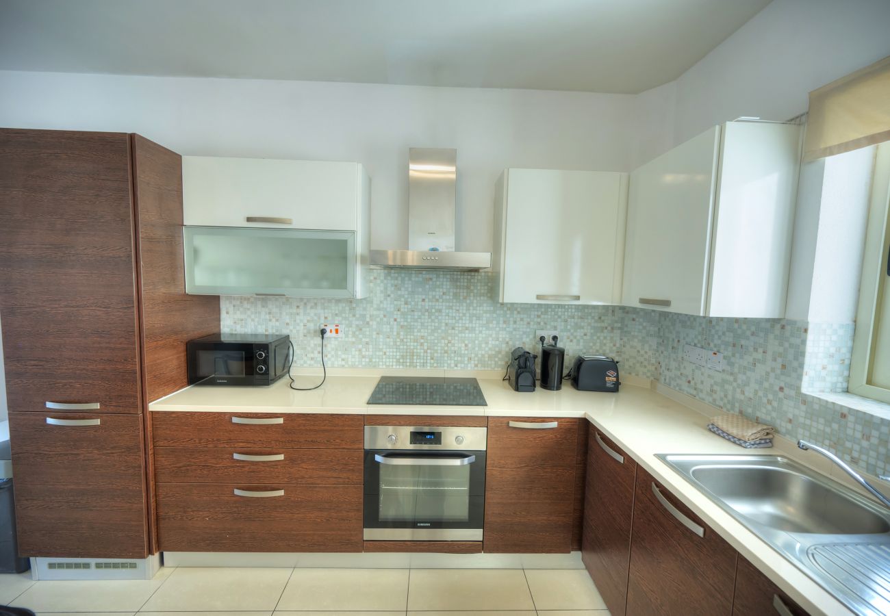 Apartment in Gzira - Bright & spacious 3 bedroom, shared garden JELL1-1