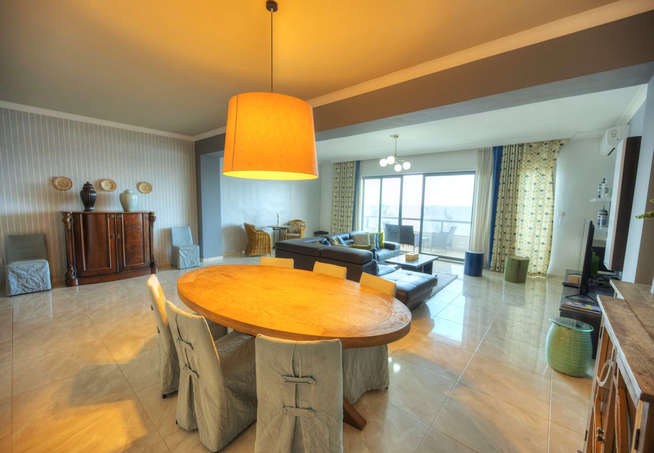 Apartment in Sliema - Luxury & spacious 3 bedroom seafront, balcony YHAI1-1