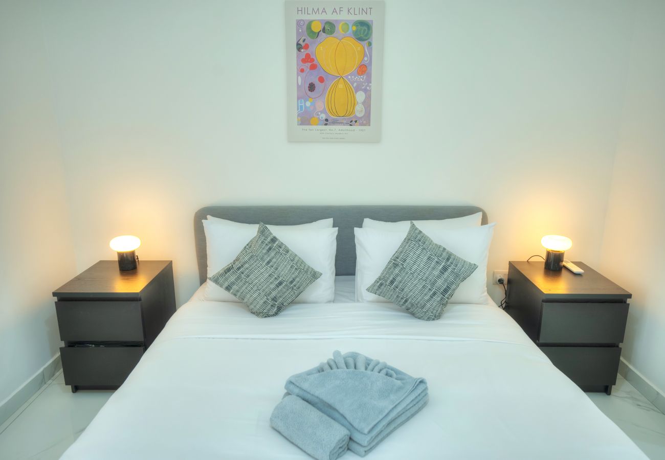 Apartment in Gzira - Seafront 2 bedroom with balcony & jacuzzi GOGZR-6